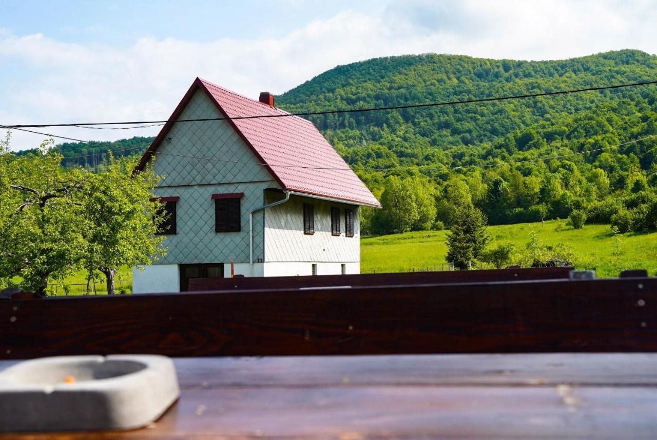 Planinarski Dom "Bijele Stijene" Mountain Lodge Tuk Vojni Buitenkant foto