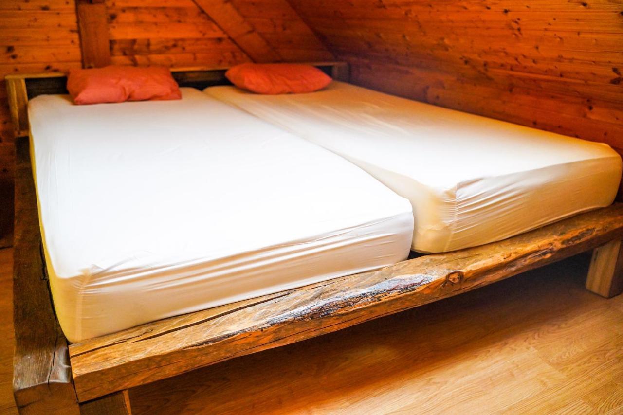Planinarski Dom "Bijele Stijene" Mountain Lodge Tuk Vojni Buitenkant foto
